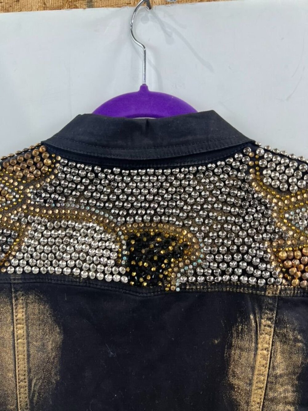 Luxe Moda Denim Jacket Gold & Silver Studded Women’s Sz. M New Distressed Look - Picture 4 of 10